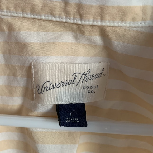 Universal Threads Striped Top - Picture 3 of 4